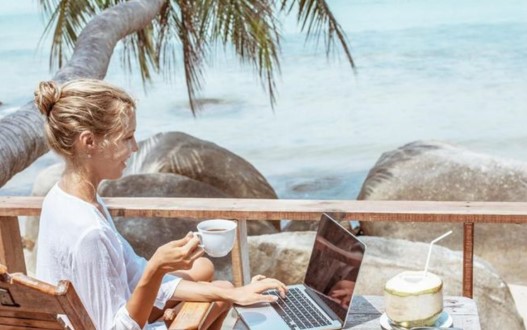 The New Frontier of Deep Work: Mengapa Sumba Menjadi Kantor Paling Inspiratif bagi Digital Nomad di 2026